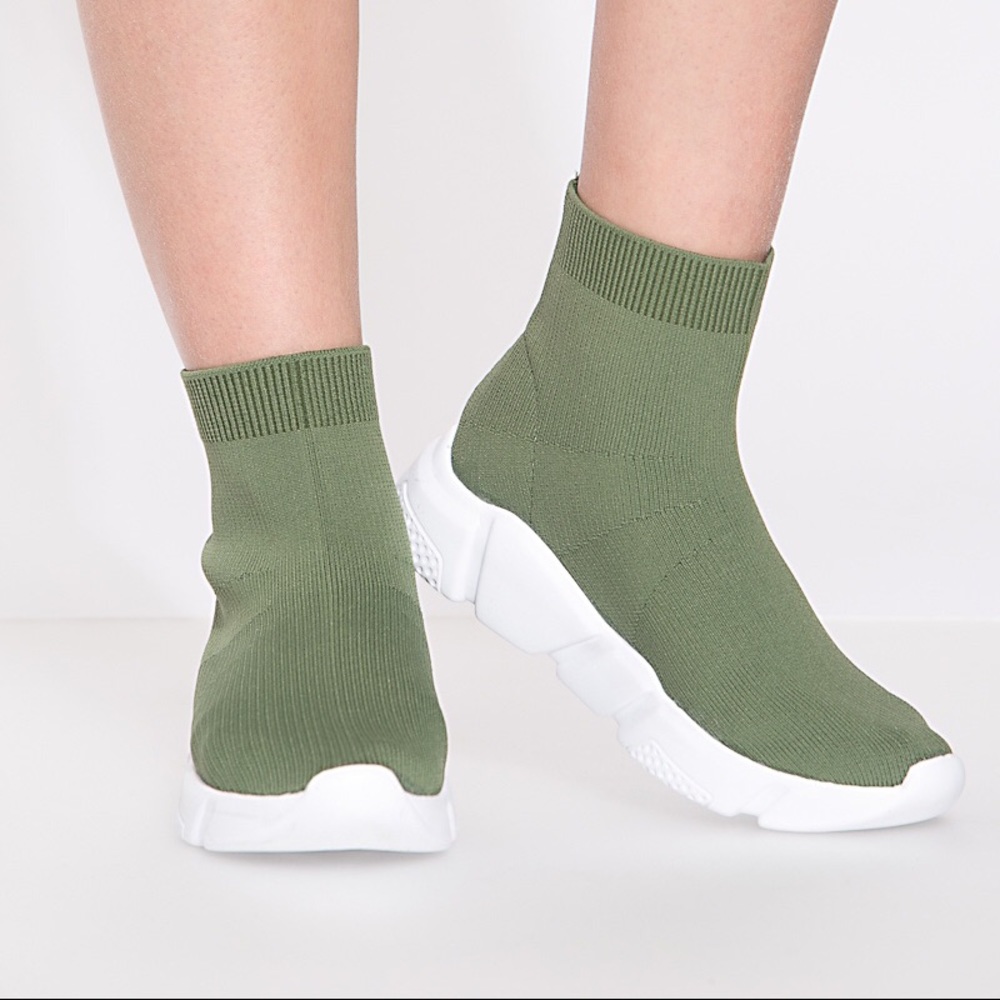 Olive Flyknit Sneakers| MAKE A OFFER